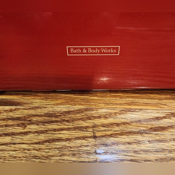 Vintage Santa Mailbox Bath and Body Works - Picture 13 of 13